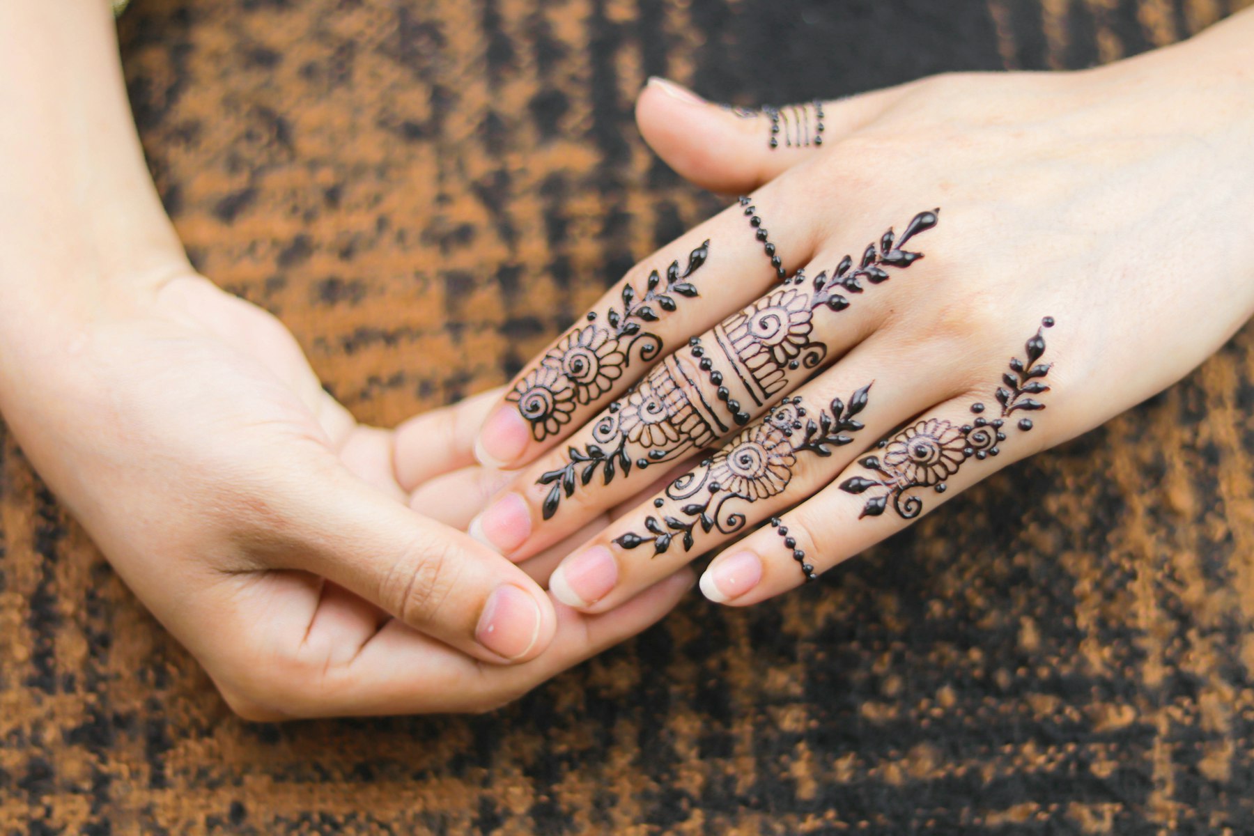 Top 20 Website Copy Lines for Henna Booking Pages