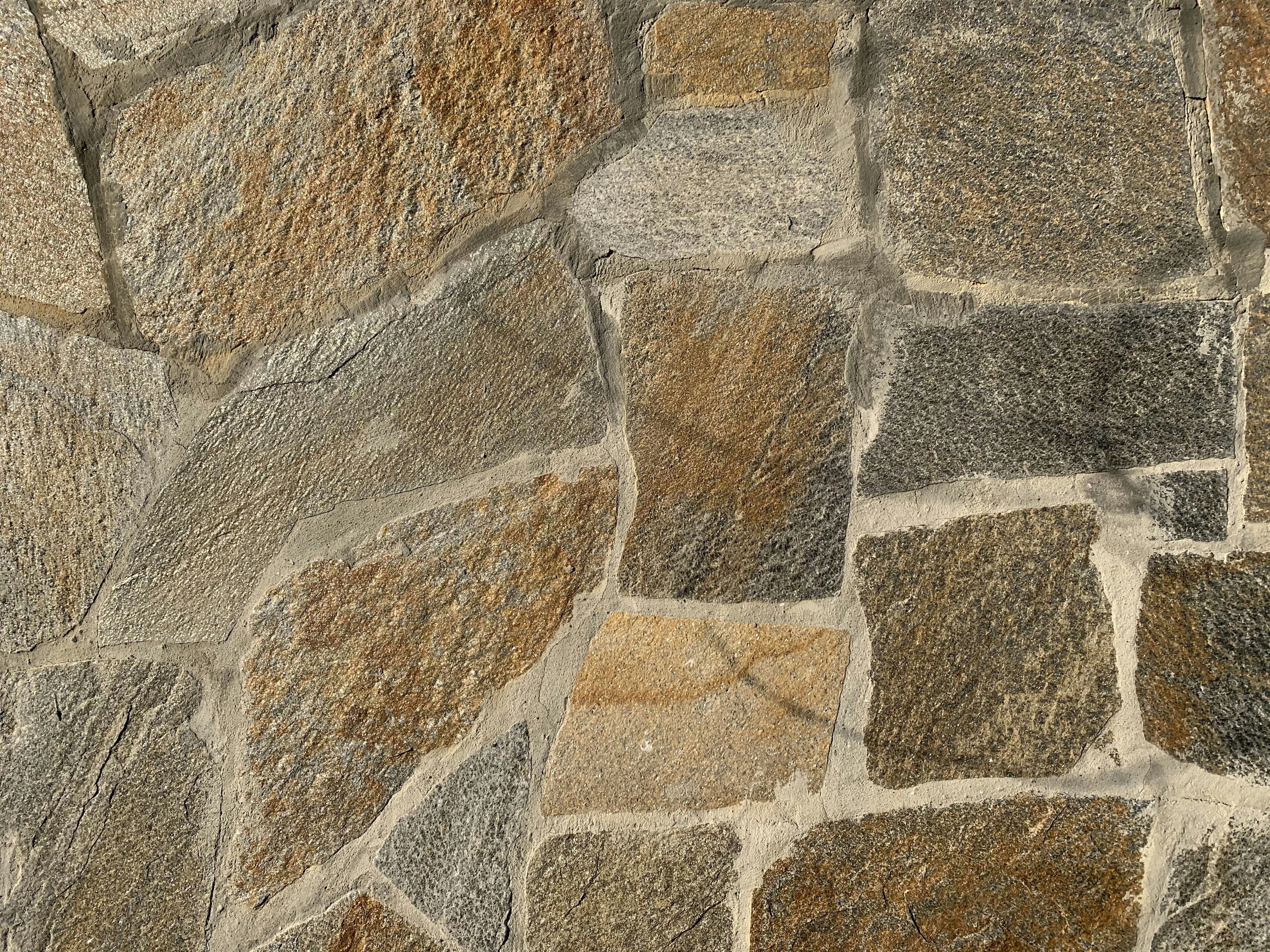 Comment réaliser un mur imitation pierre sans utiliser de vraie pierre ?