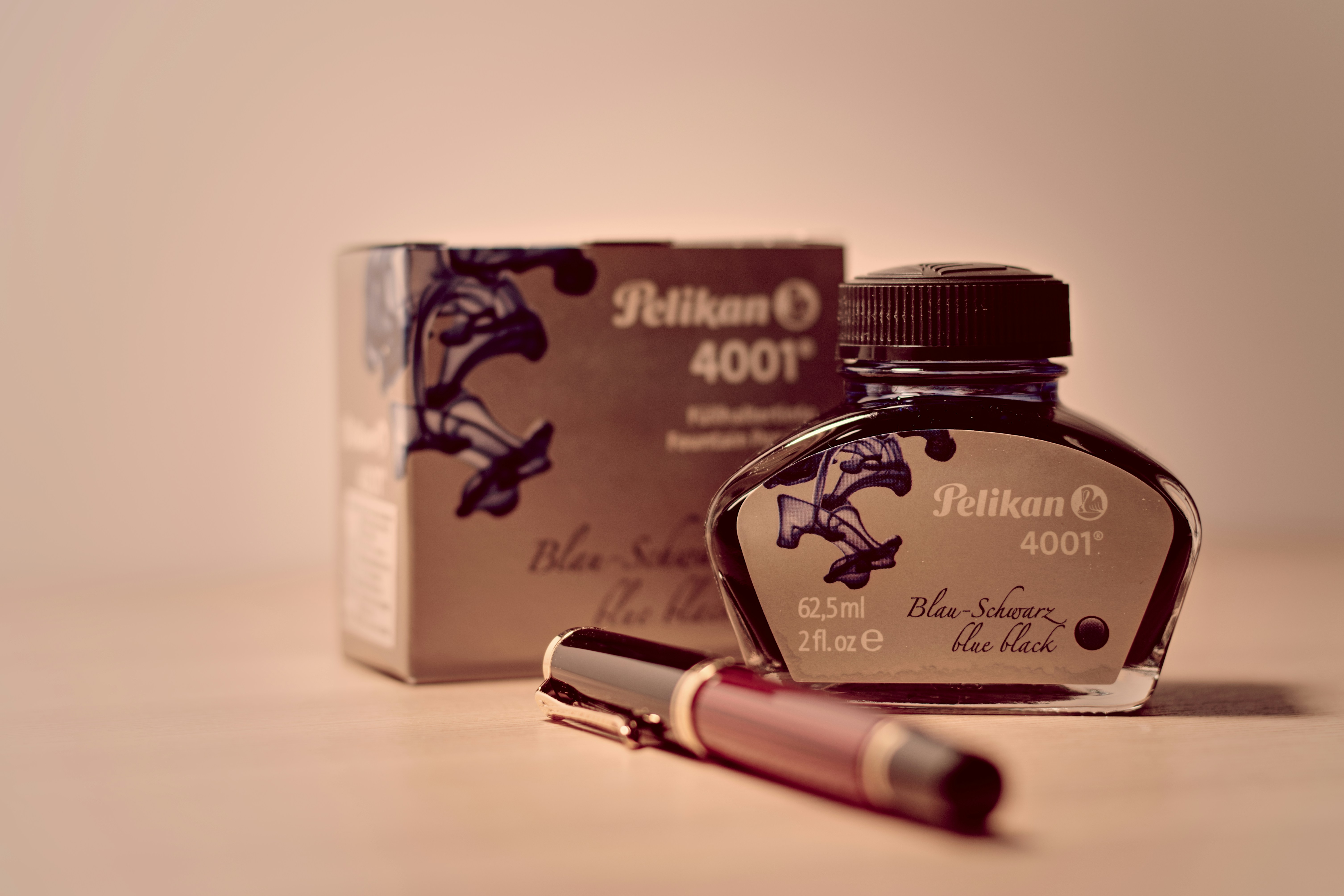 Szczegółowe zdjęcie e-papierosa HIFANCY DREAM 45000 Puffs, podkreślające jego rozmiar i nowoczesny design, symbolizujące