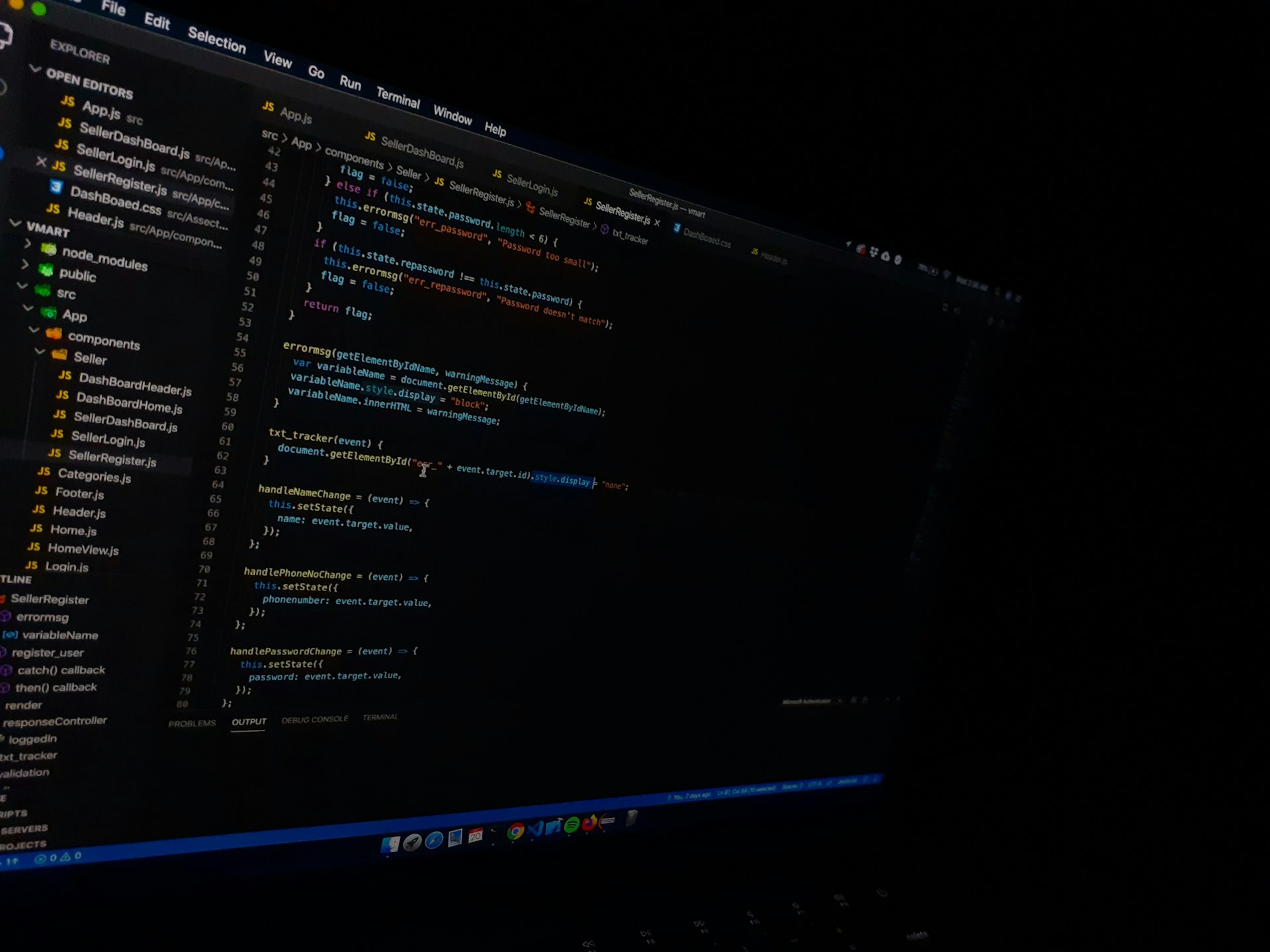gray computer monitor