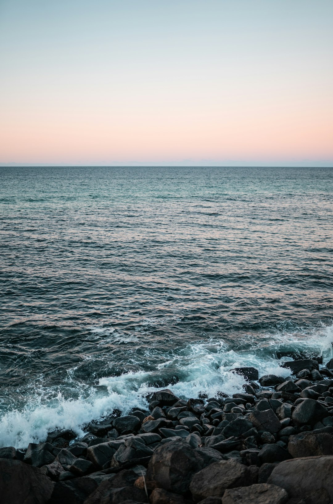 travelers stories about Beach in Burleigh Heads QLD, Australia