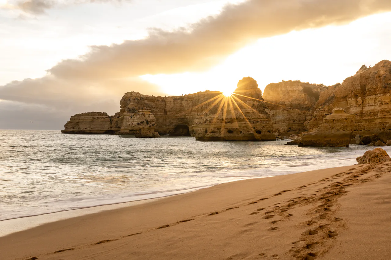 Escolas de surf, campos e aluguer de pranchas em Portimao
