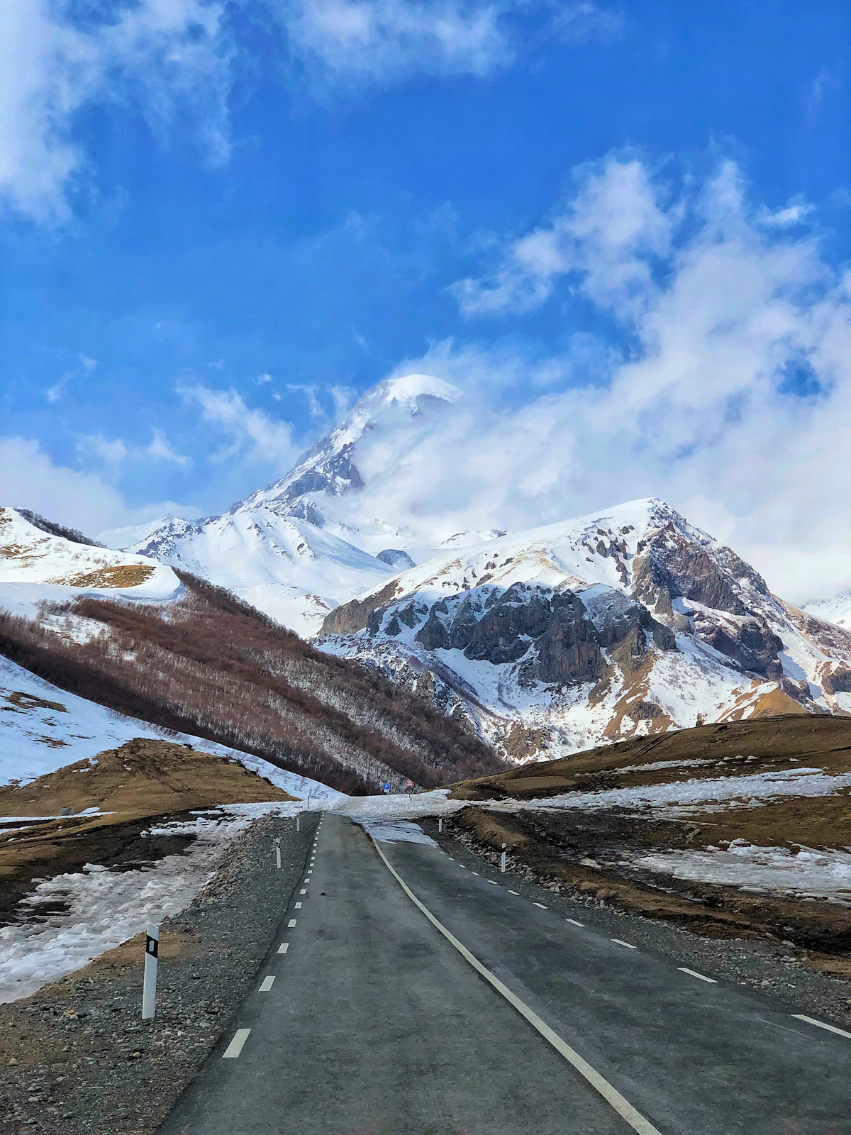 Kazbegi (Stepantsminda) photograph 3