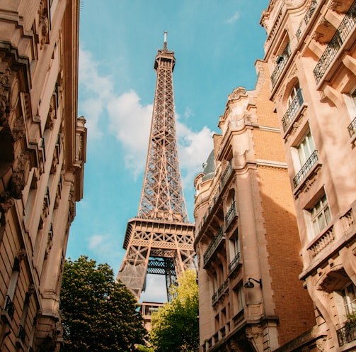 eiffel tower in paris during daytime
