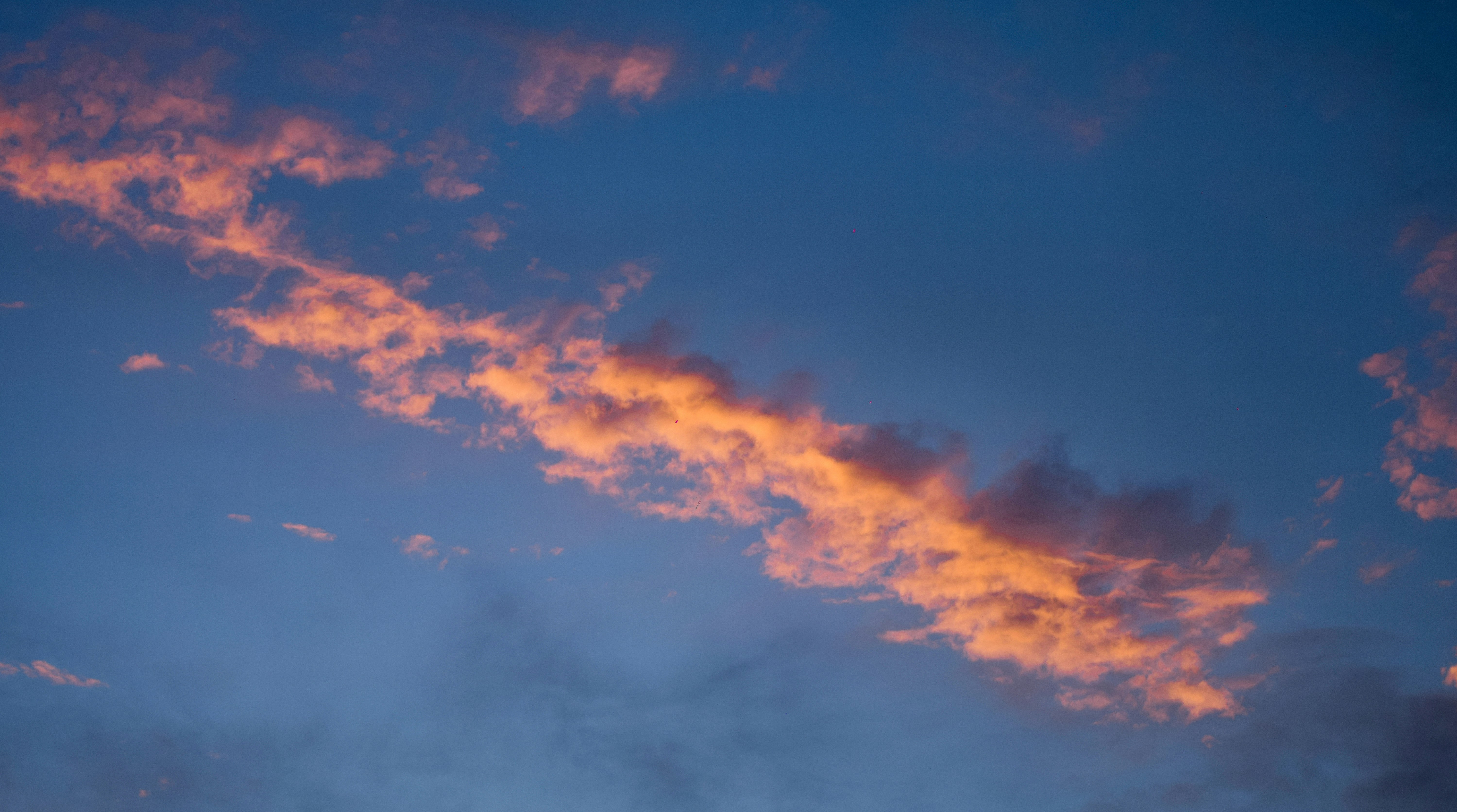 blue and orange cloudy sky