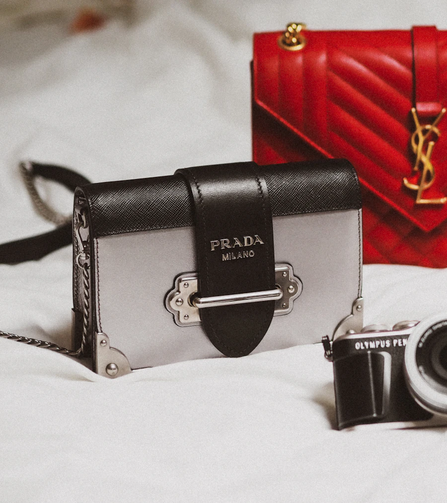 Woman with a leather handbag