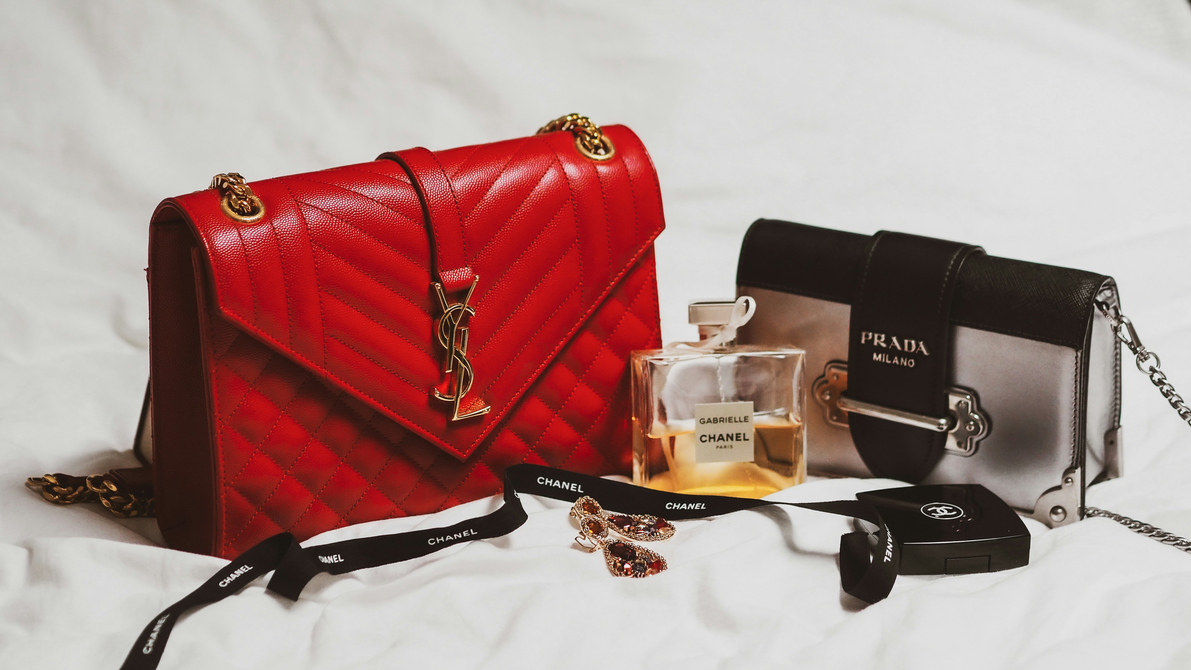 Buy Authentic, Preloved Prada Saffiano Lux Wallet on Chain Red Bags from  Second Edit by Style Theory