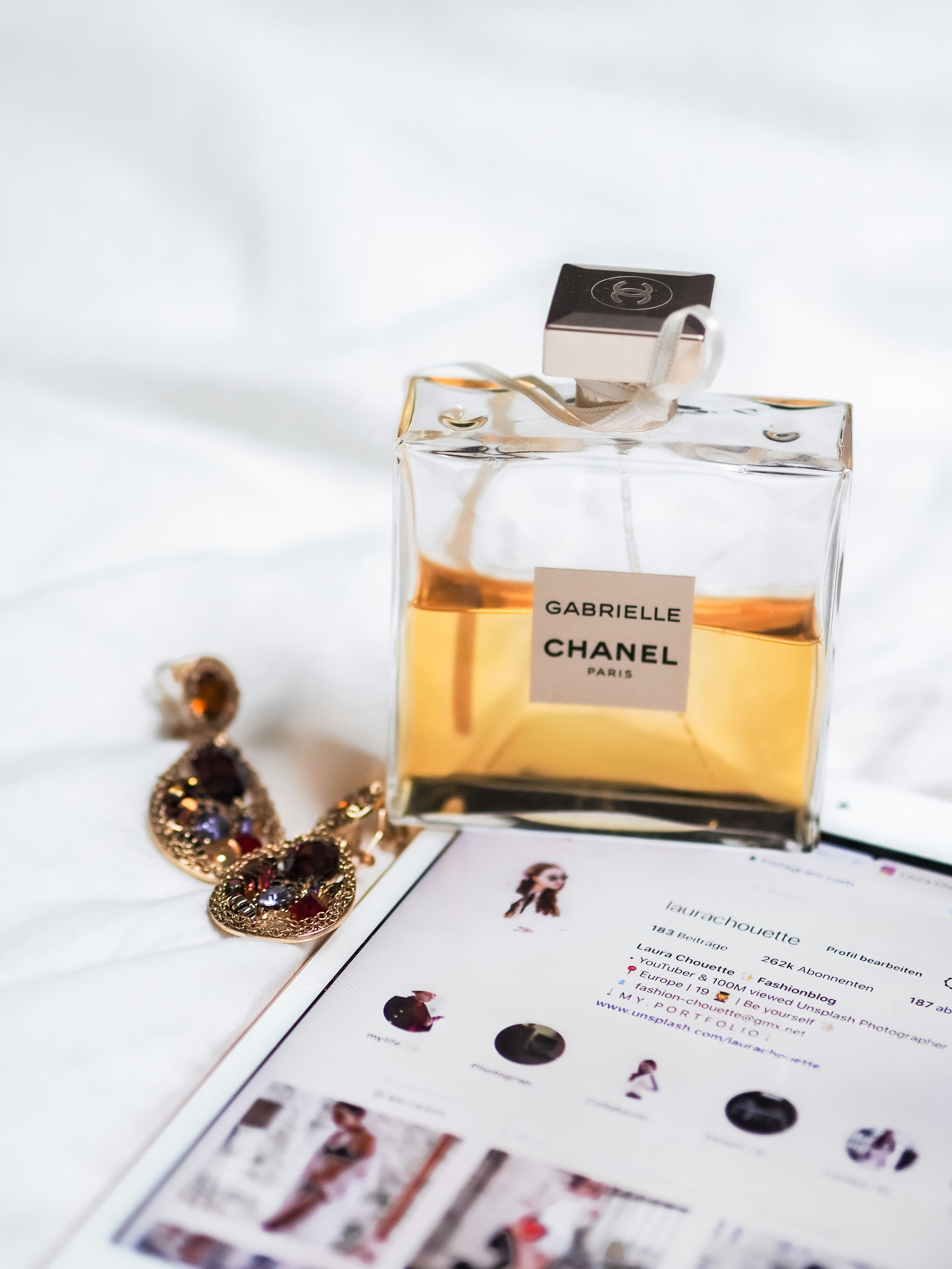 ゴールドとダイヤモンドの香水瓶の写真 Unsplashで見つけるボトルの無料写真