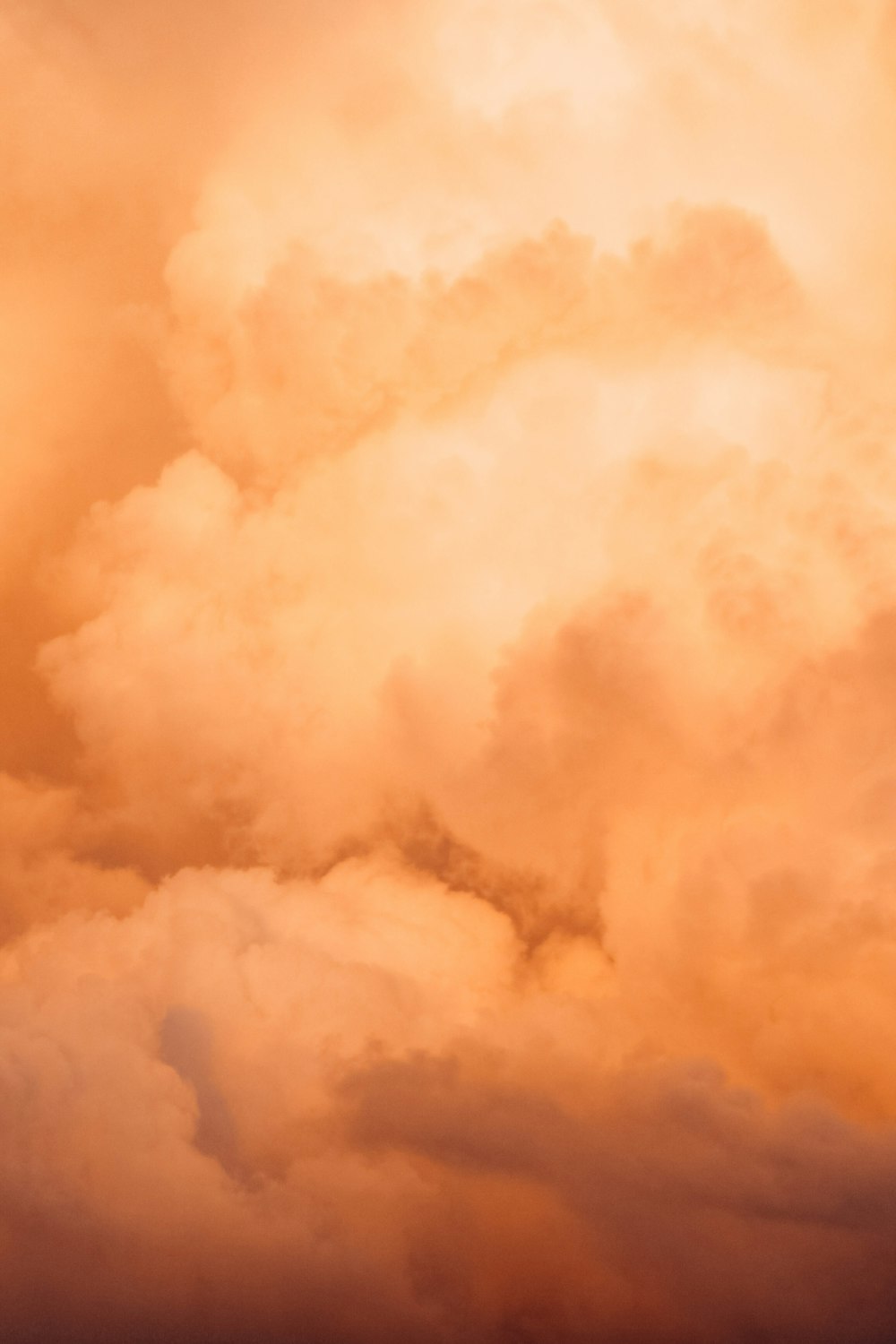 nubes blancas en el cielo