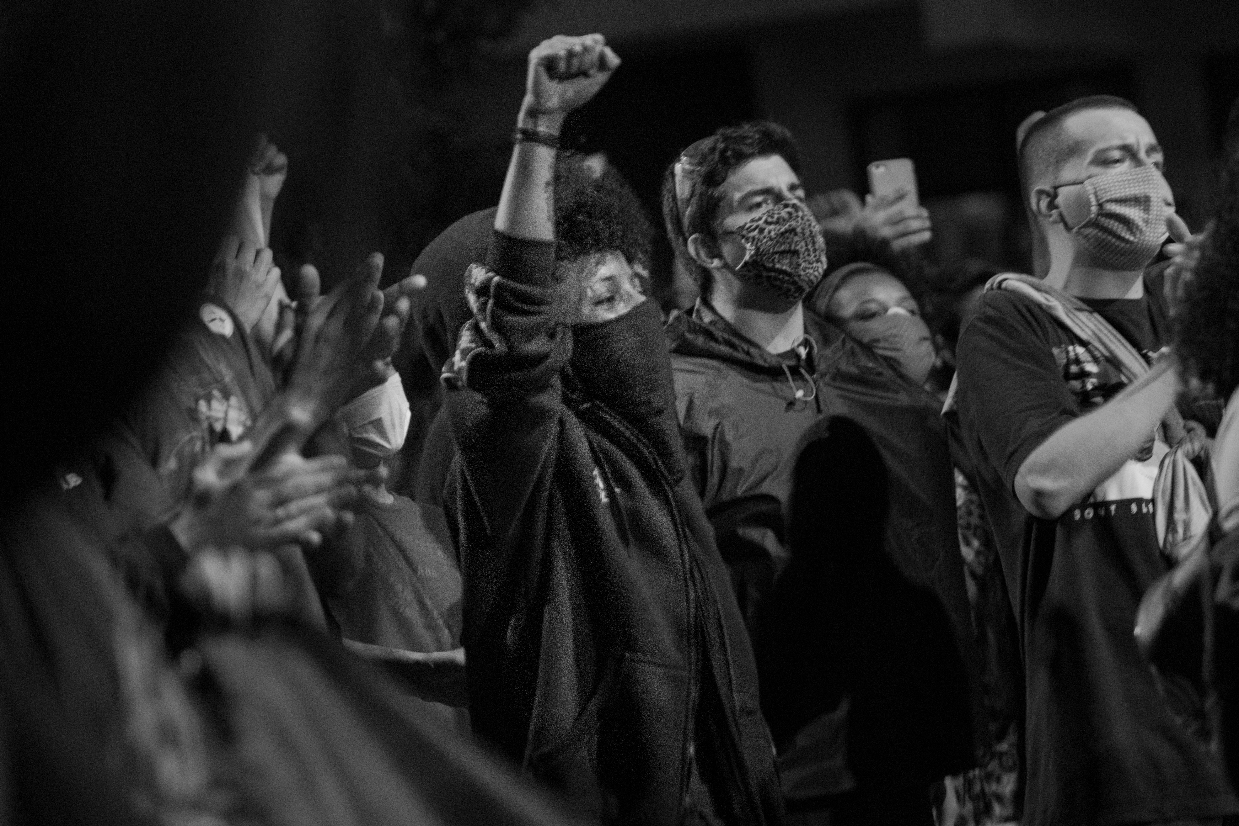 TikTok上爆火的一段视频：“文班亚马尊重所有人，除了他”｜博狗娱乐官方网站（封面配图）