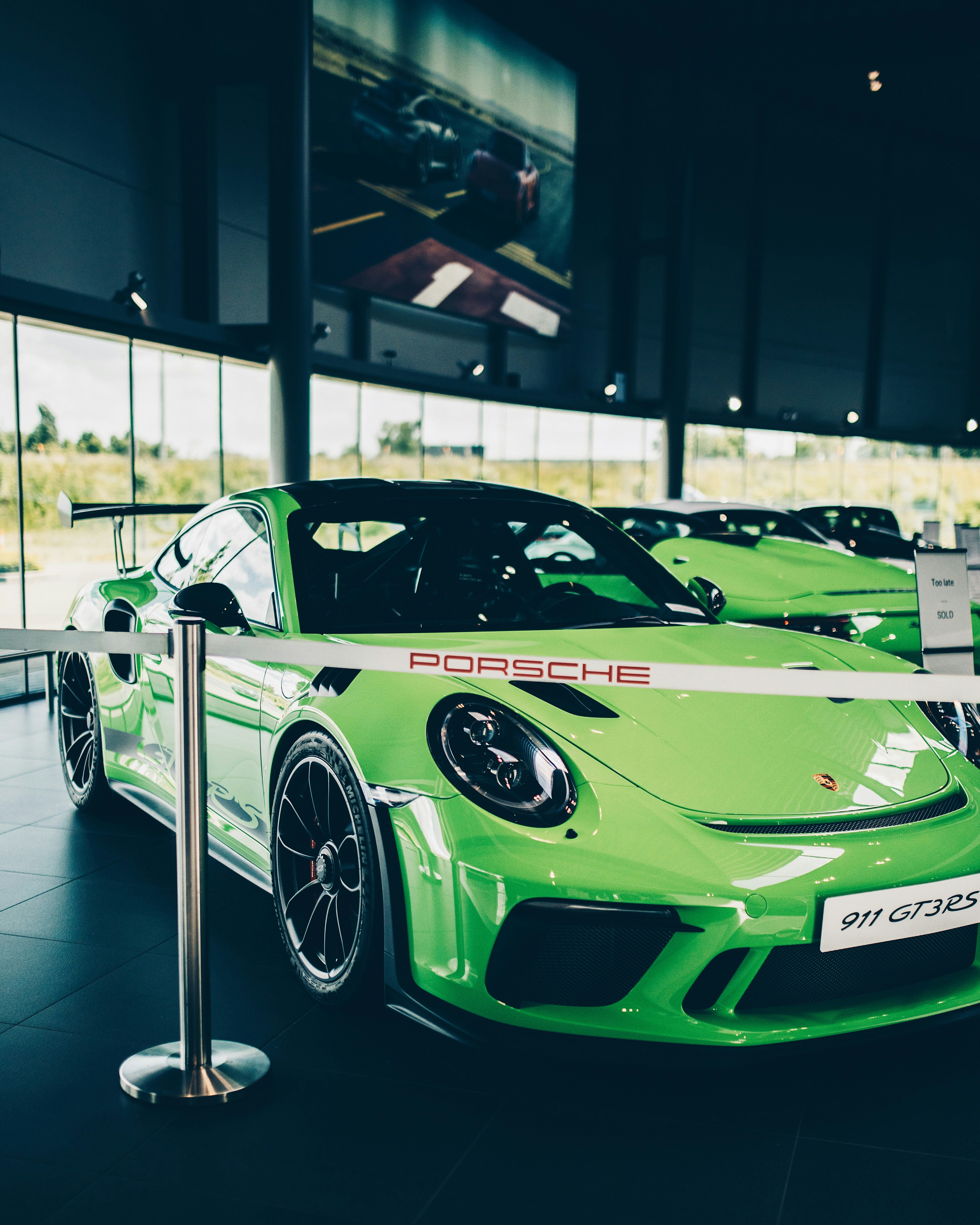 Photo by lorenzohamers