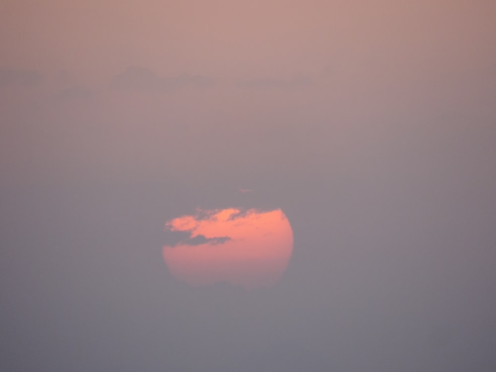 Soleil couchant sur les nuages