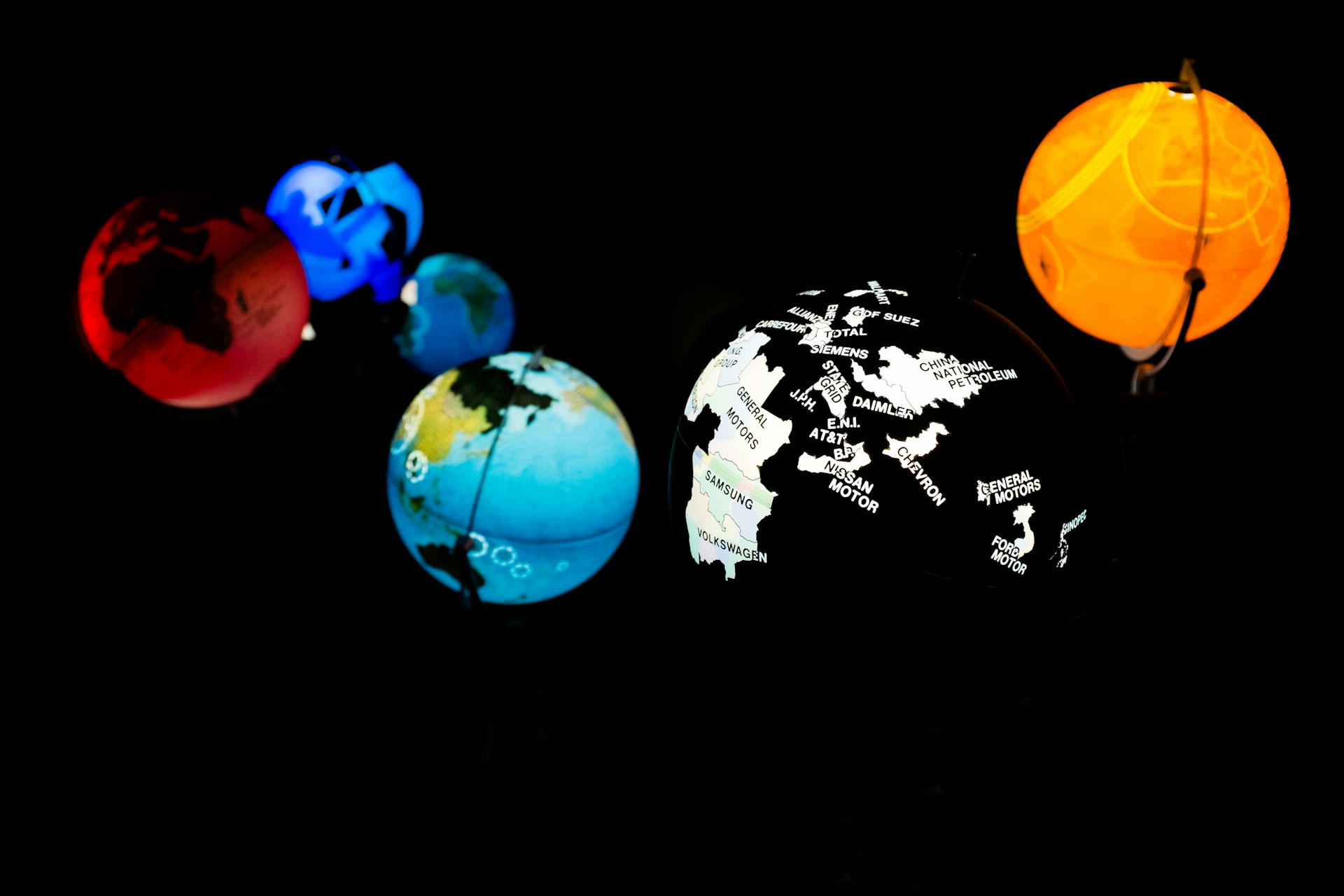 black and white bed linen