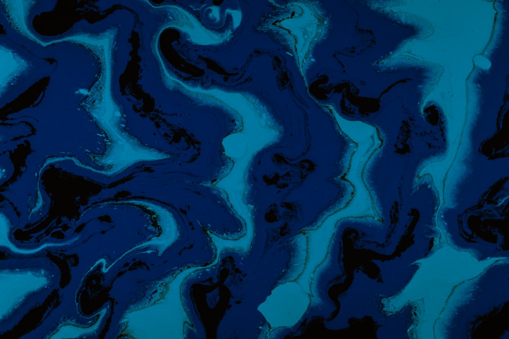 pintura abstrata azul-petróleo e preta