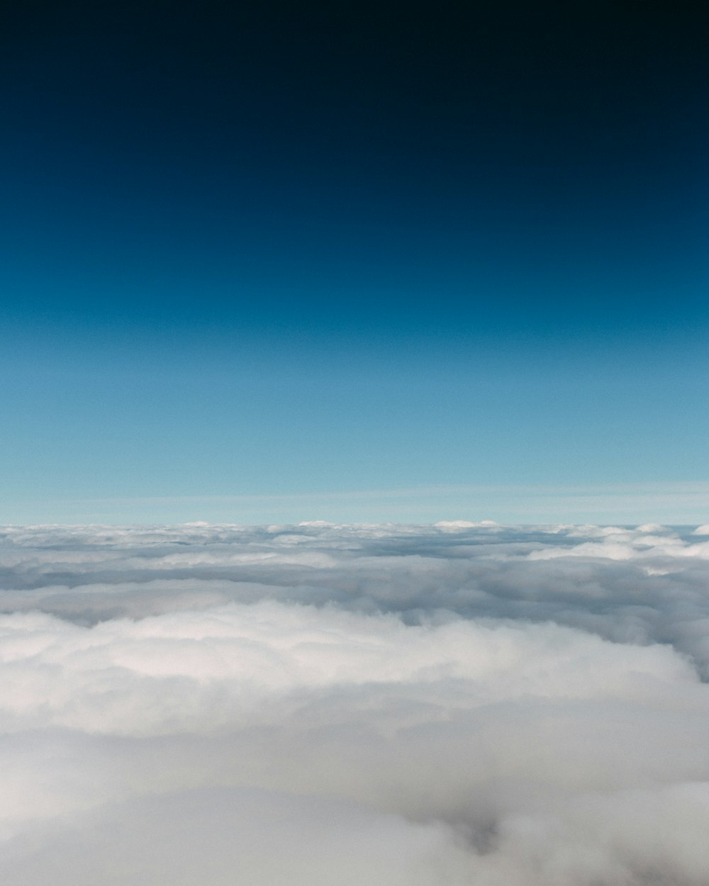 nuvole bianche e cielo azzurro