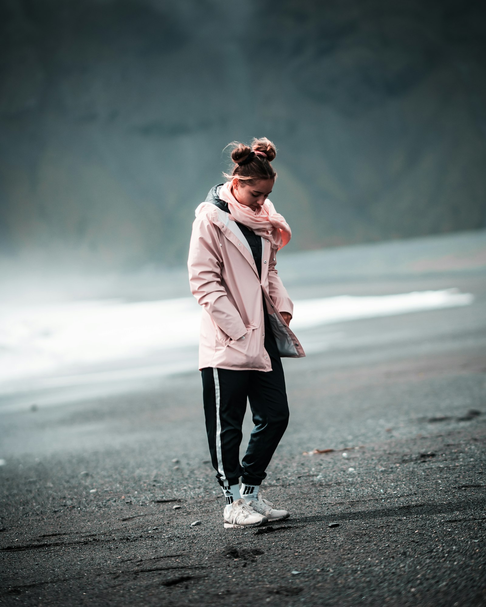 Samsung NX 85mm F1.4 ED SSA sample photo. Woman in pink coat photography