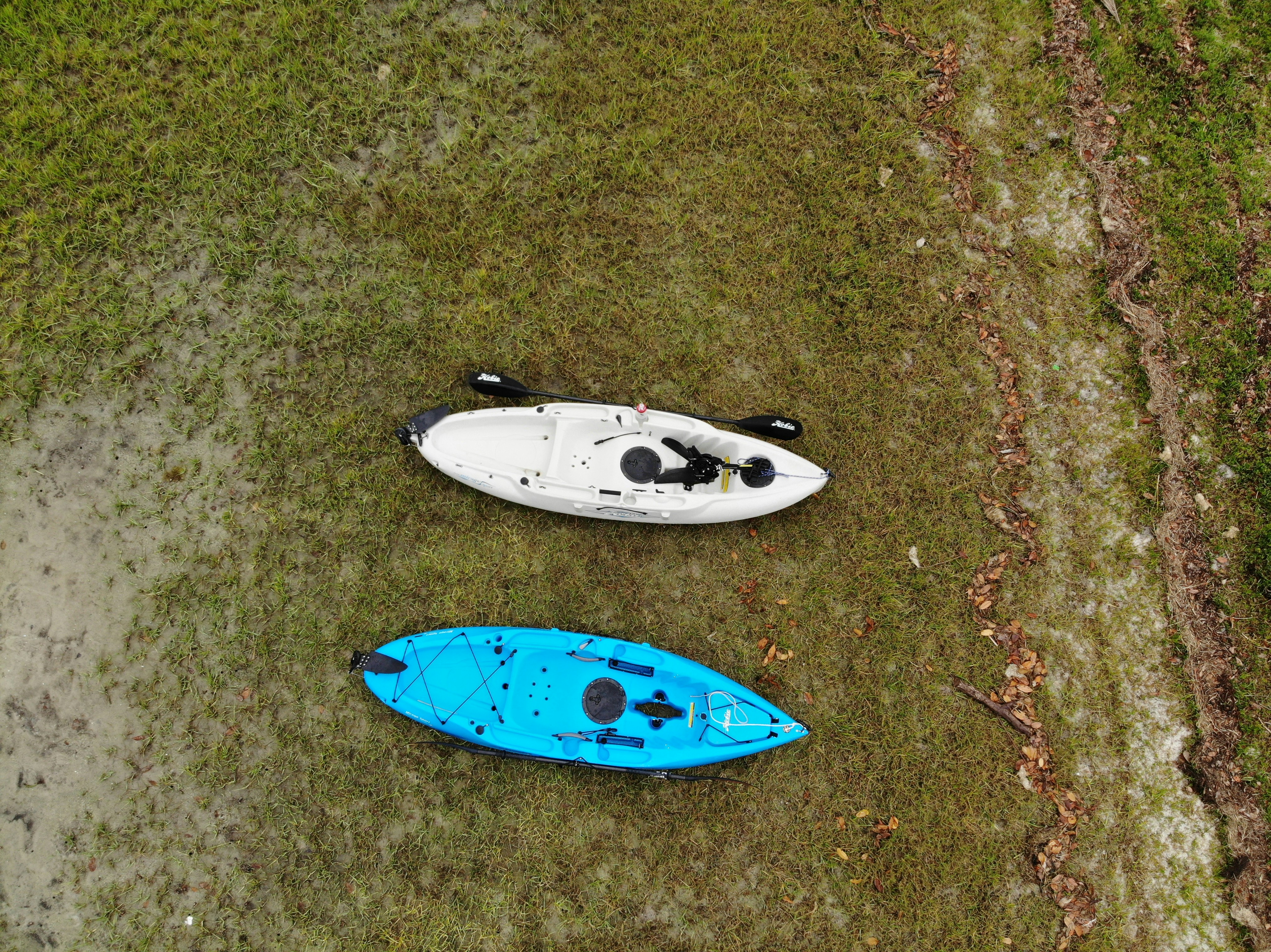 Board and paddle on sand comparison