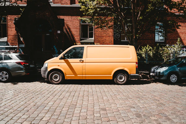 Van de entrega amarela — comparativo entre FULL do Mercado Livre e envio próprio