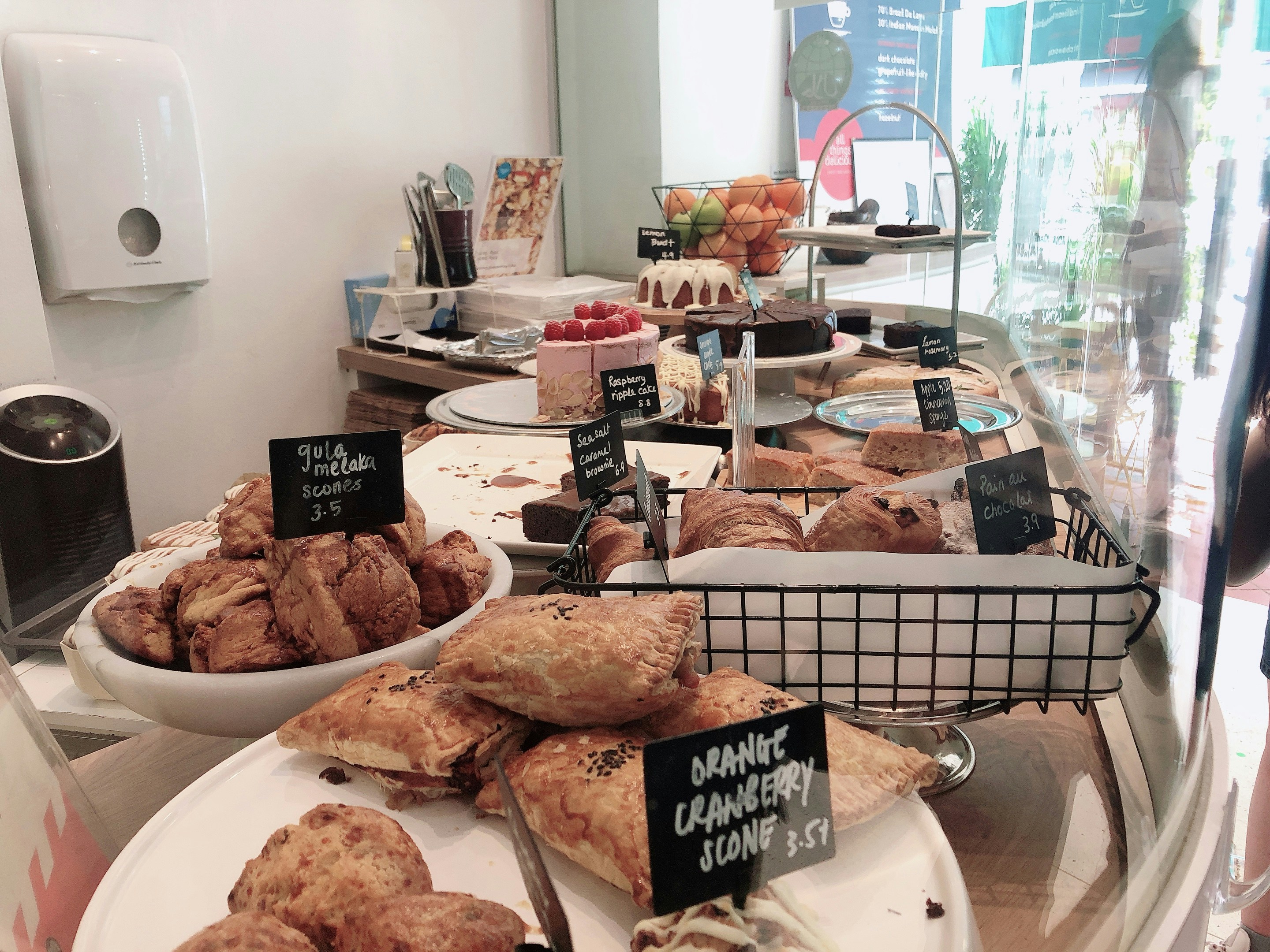 Nude Food Breakfast Bar