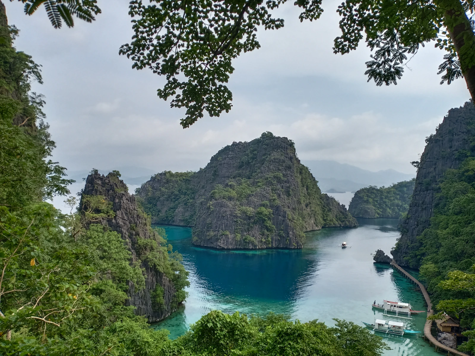 Coron Ultimate Island Tour: Kayangan Lake, Twin Lagoon and Lunch