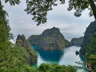 Kayangan Lake