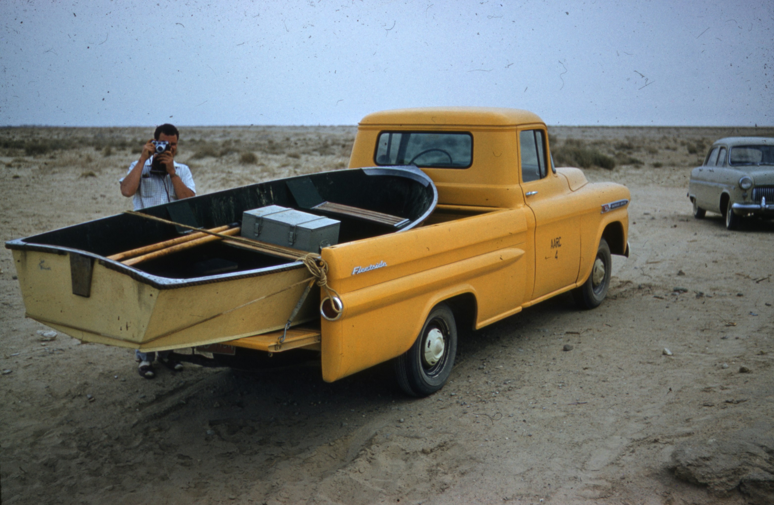 kuwait, old photo, old photograph, digitised slides, saudi arabia, 1950s, 1960s, 50s, 60s, vintage, arabia, uae, middle east, chevrolet, chevrolet pickup, 50s chevrolet,
