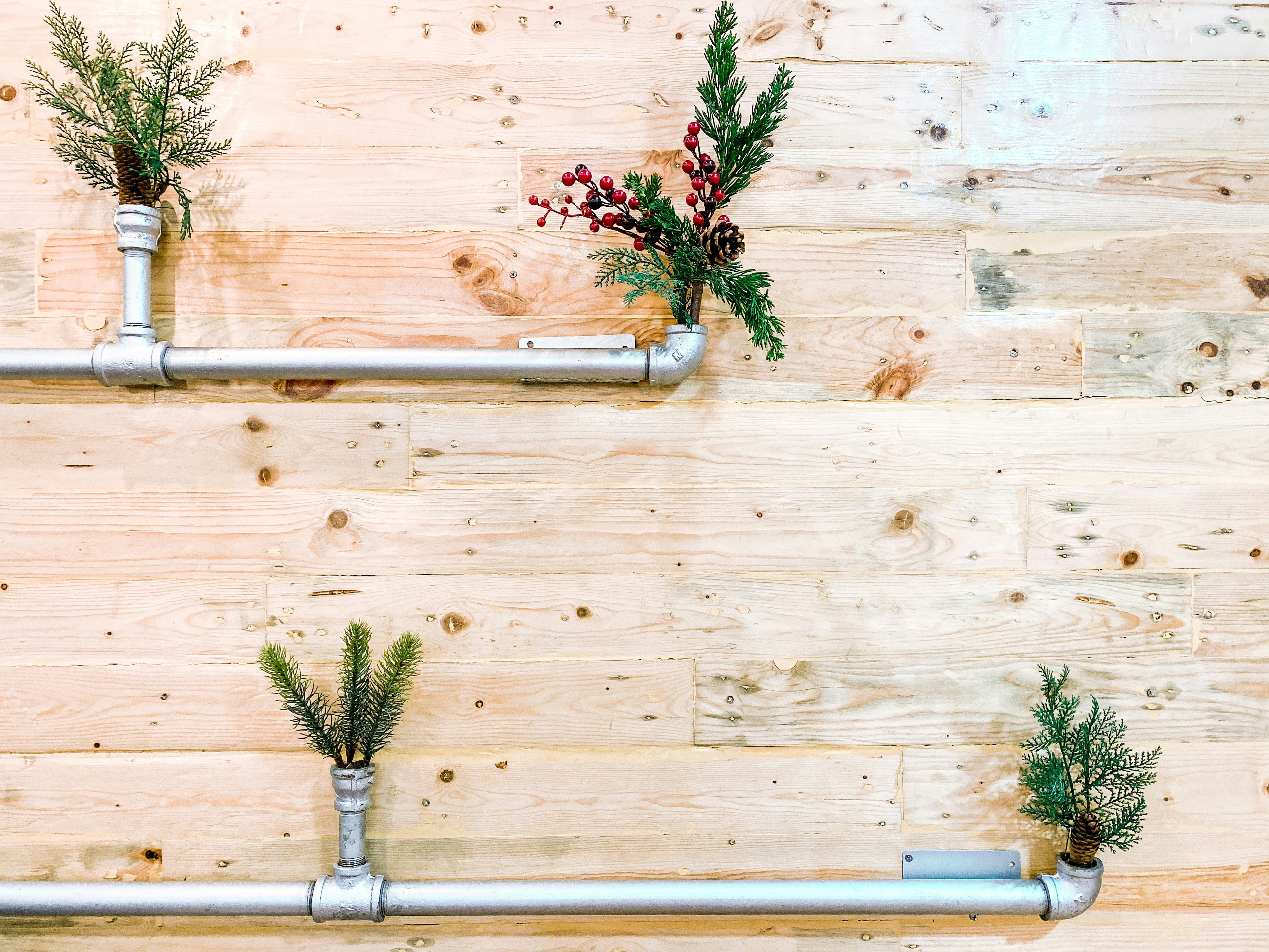 industrial wedding backdrop, wallpaper, Industrial Warehouse Wedding: Decor Ideas 6