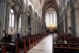 A serene image of the synagogue during prayer.