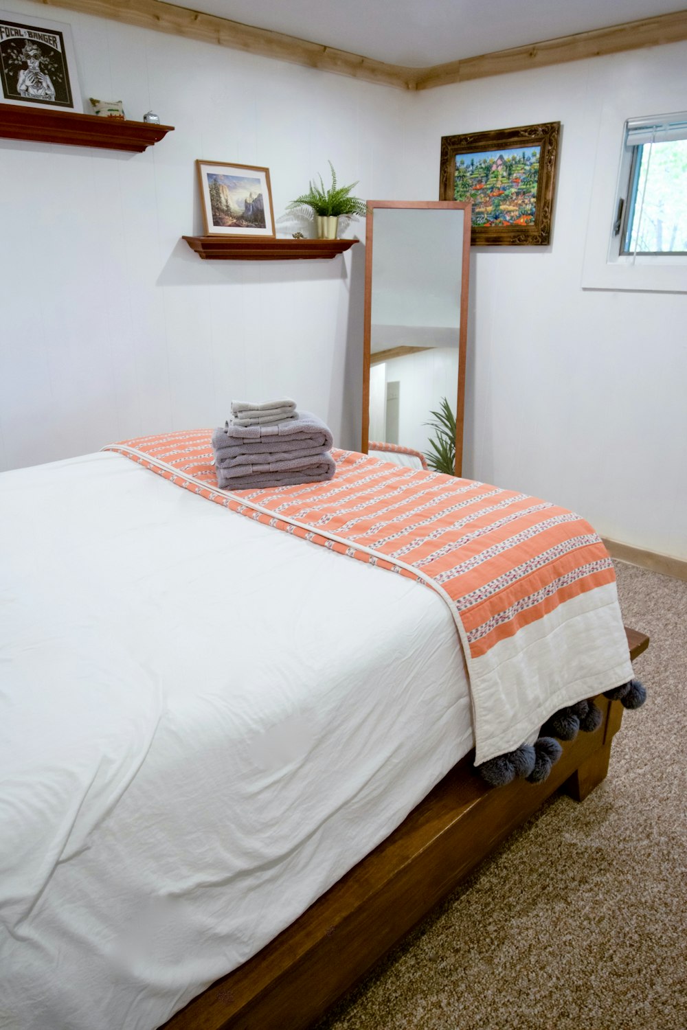 white and red bed linen