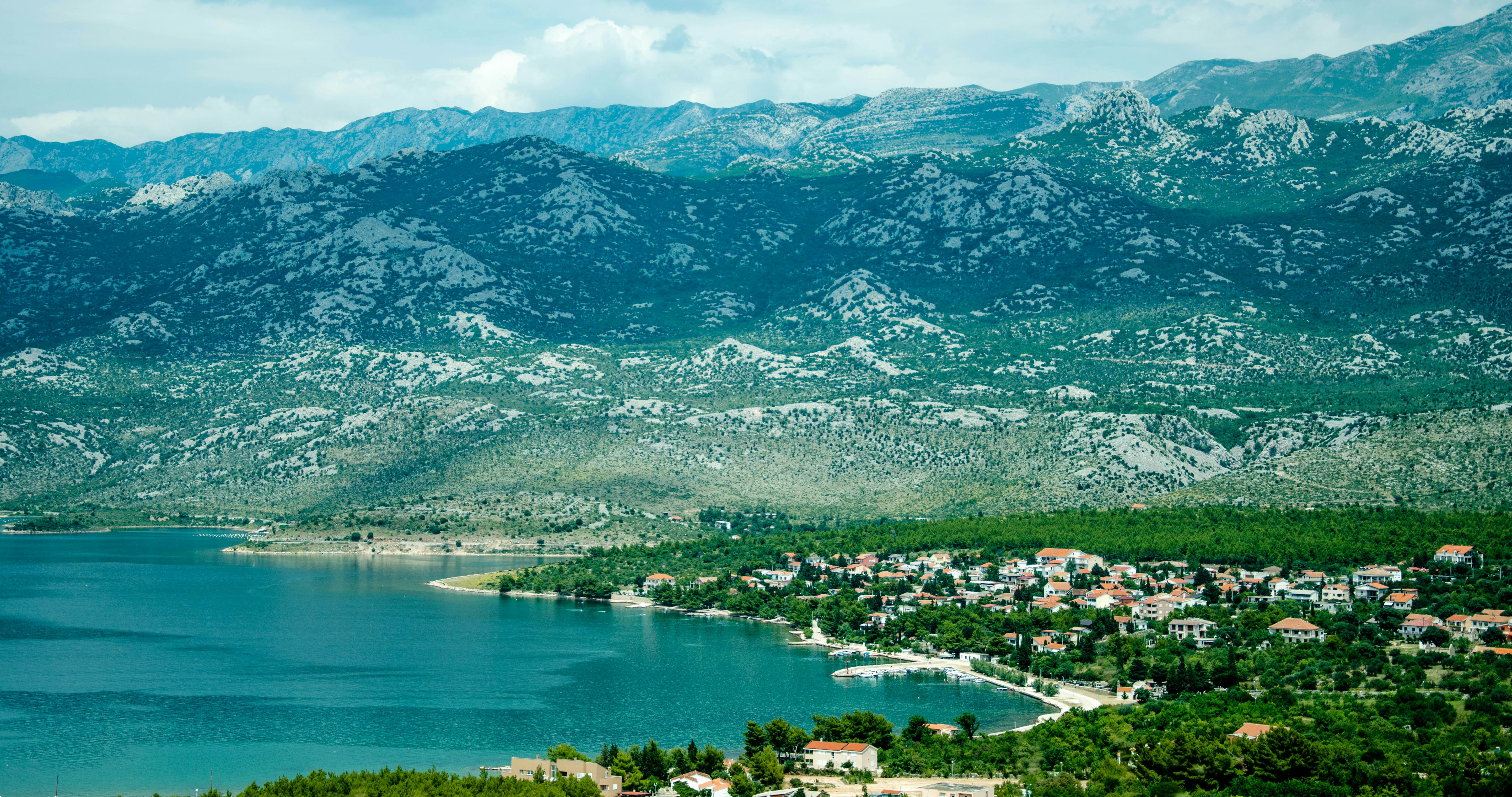 Photo by rolandfenyes