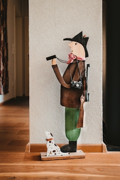 brown and green cat tree