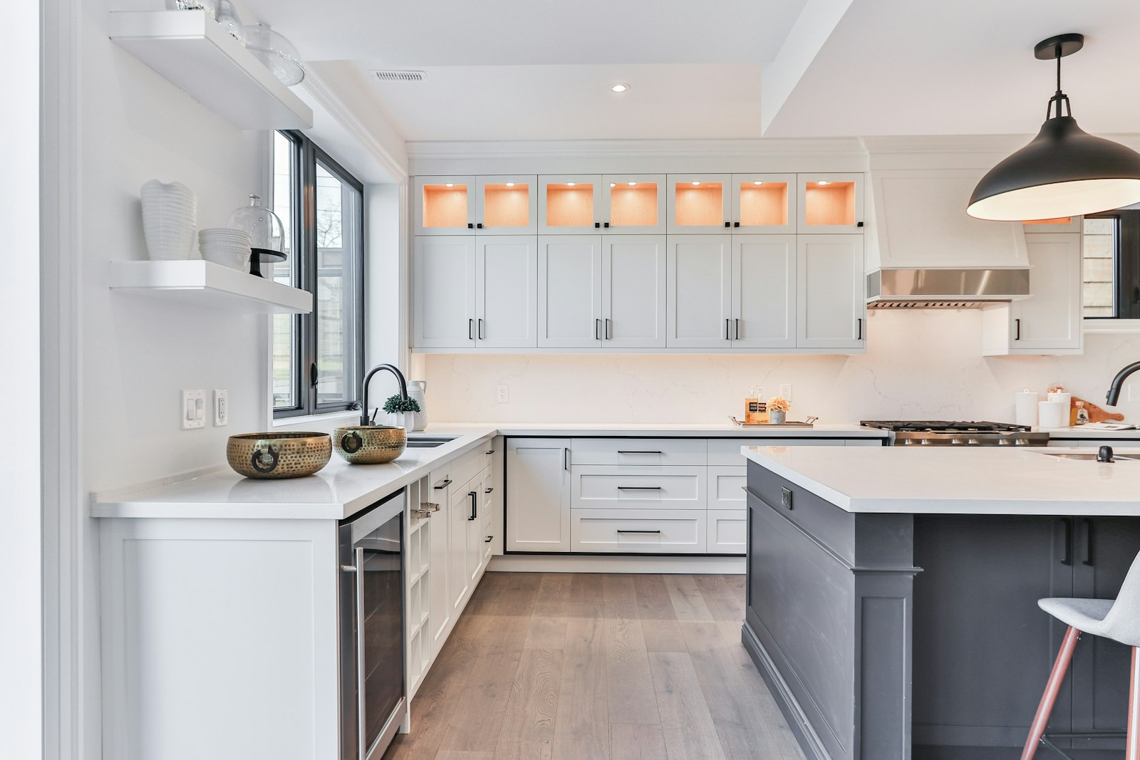 Canon EOS 80D + Canon EF-S 10-22mm F3.5-4.5 USM sample photo. White wooden kitchen cabinet photography