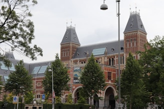 A welcoming exterior of Collège Laurentien showcasing its architecture.