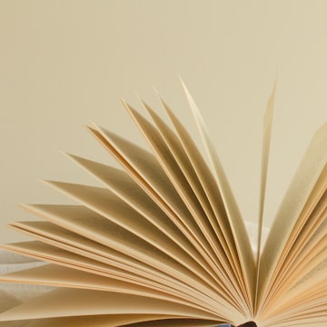 Cover Image for Lynn's Book Club - Self Help by Gabby Bernstein