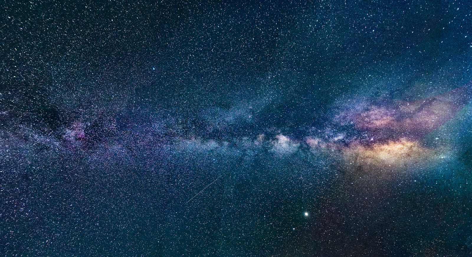 @felix_mittermeier on Unsplash