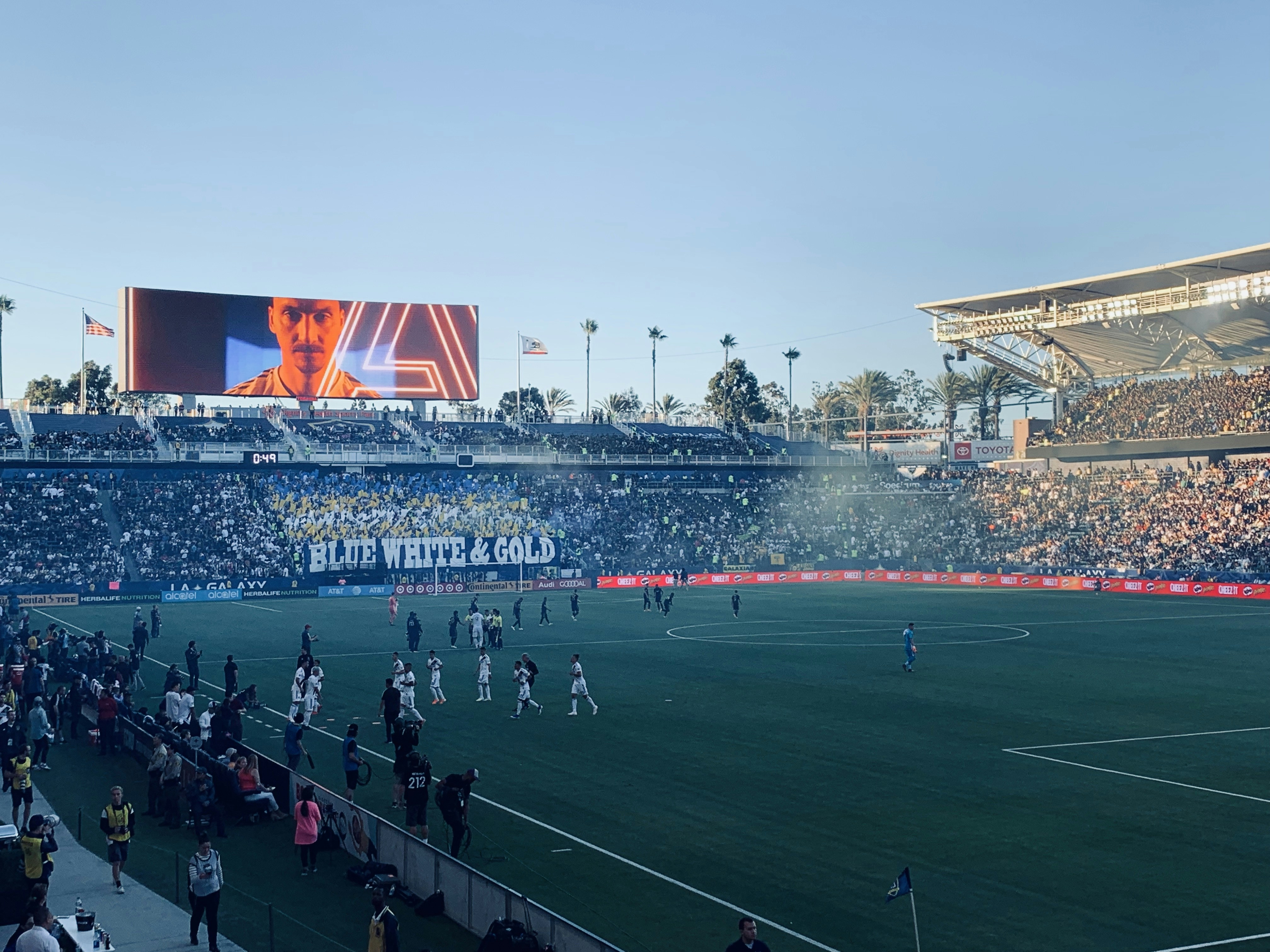 photo-1592079340190-ce9867b01ece