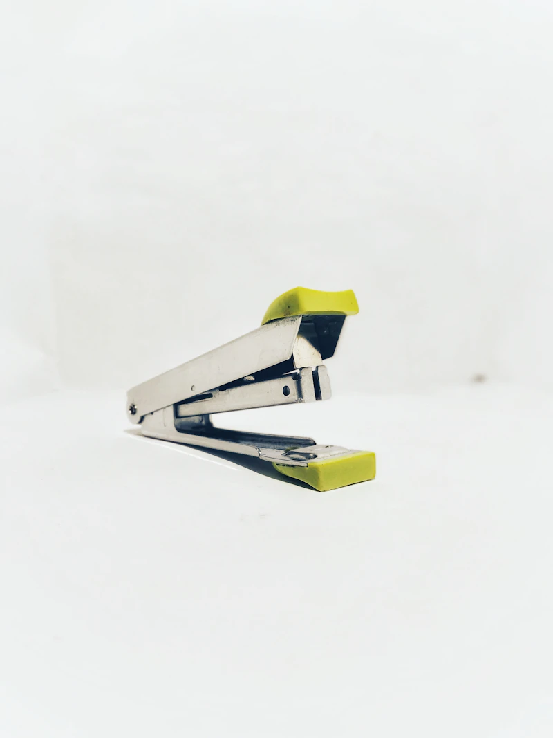 Swingline 747 Classic Heavy-Duty Metal Desktop Stapler Black
