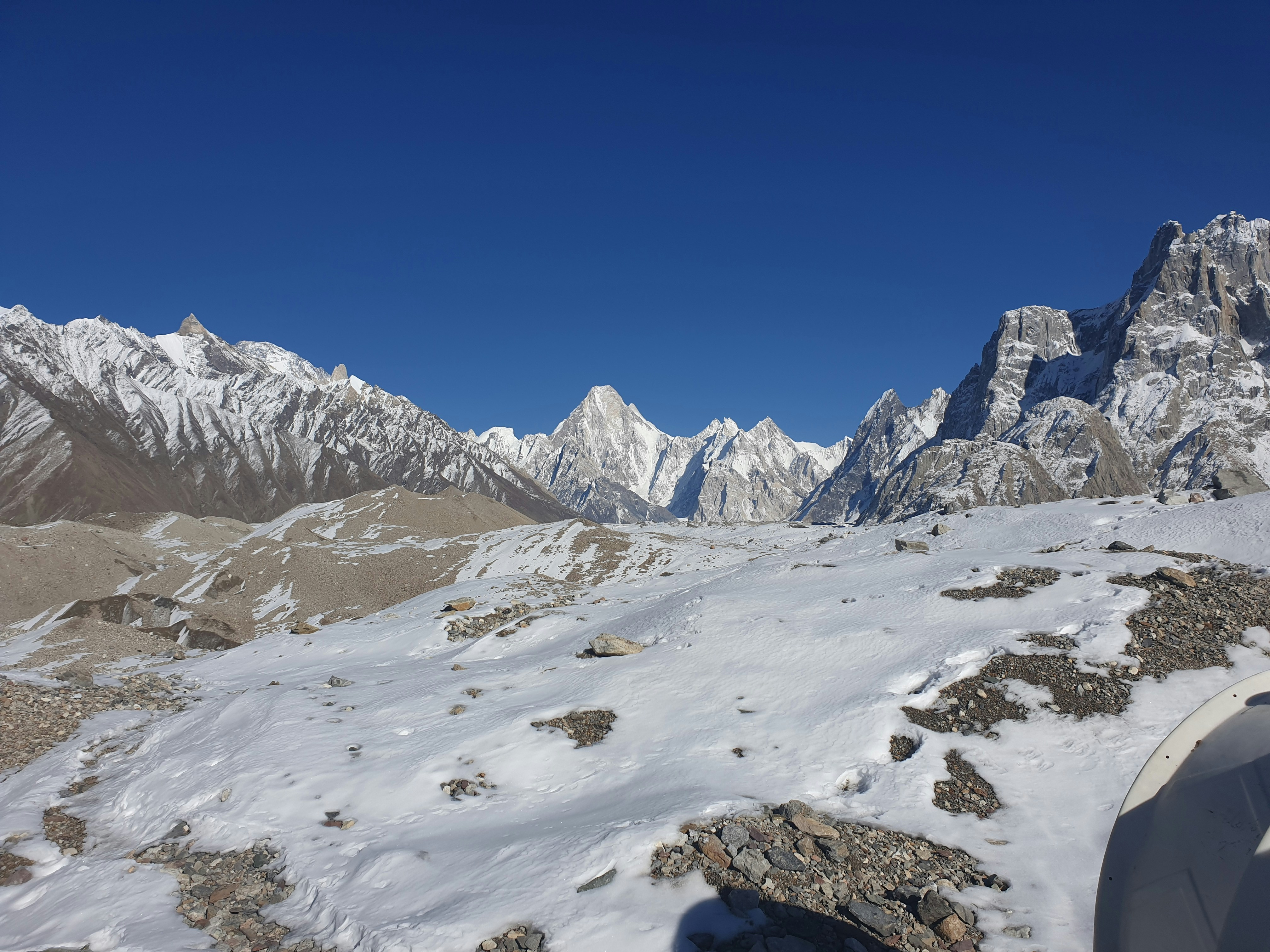 1. Bors 2. Pelmeni 3. Blini 4. Stroganoff 5. Pirojki 6. Kulebiaca 7. Solyanka 8. Kvass 9. Olivier salad 10. Caviar