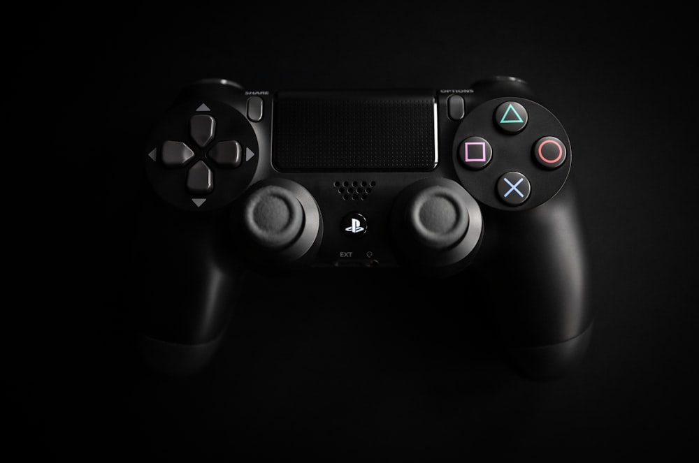 Schwarzer Sony PS 4 Gamecontroller