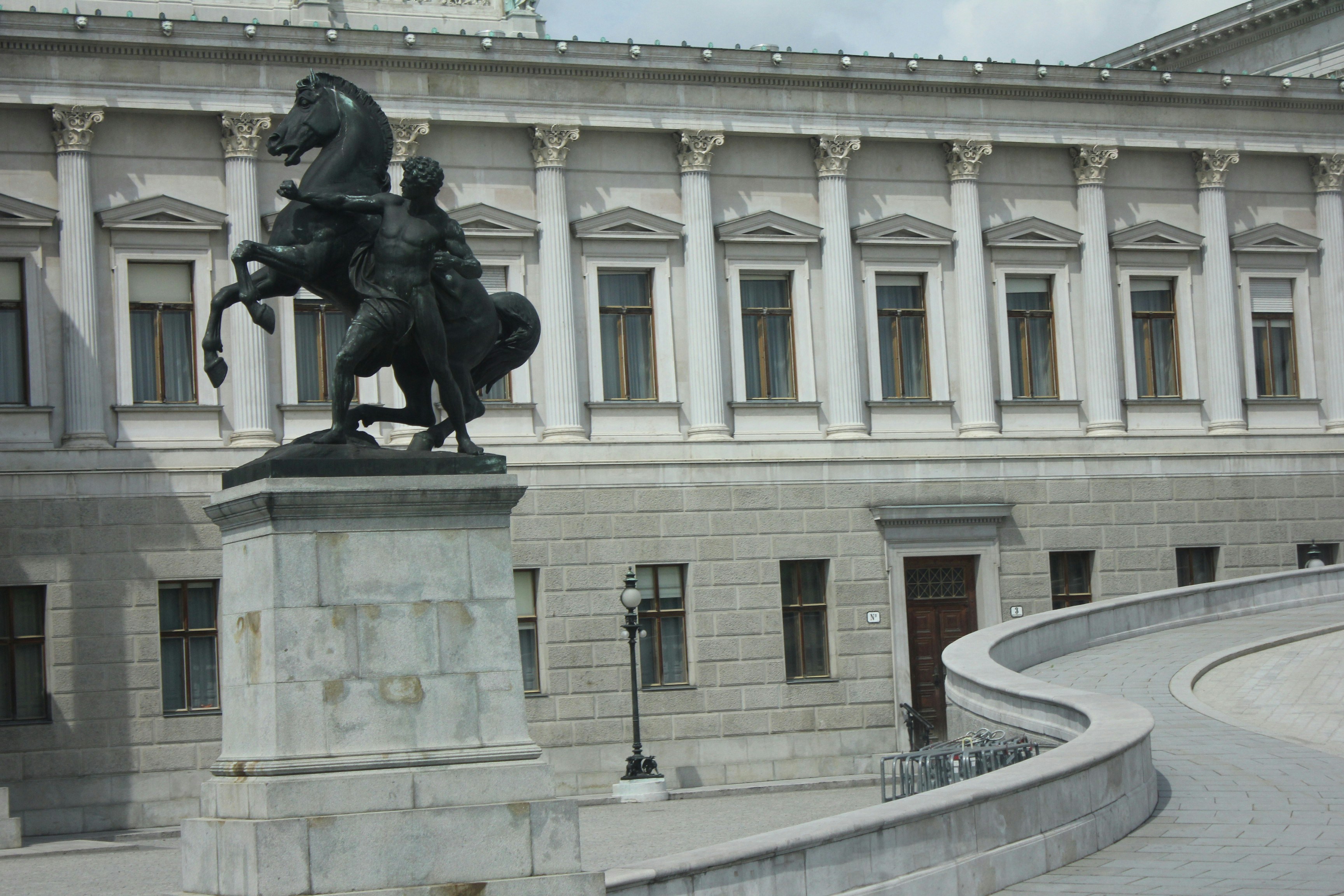 UK Political Turmoil: PM Aide Resigns Over Controversial Envoy Pick