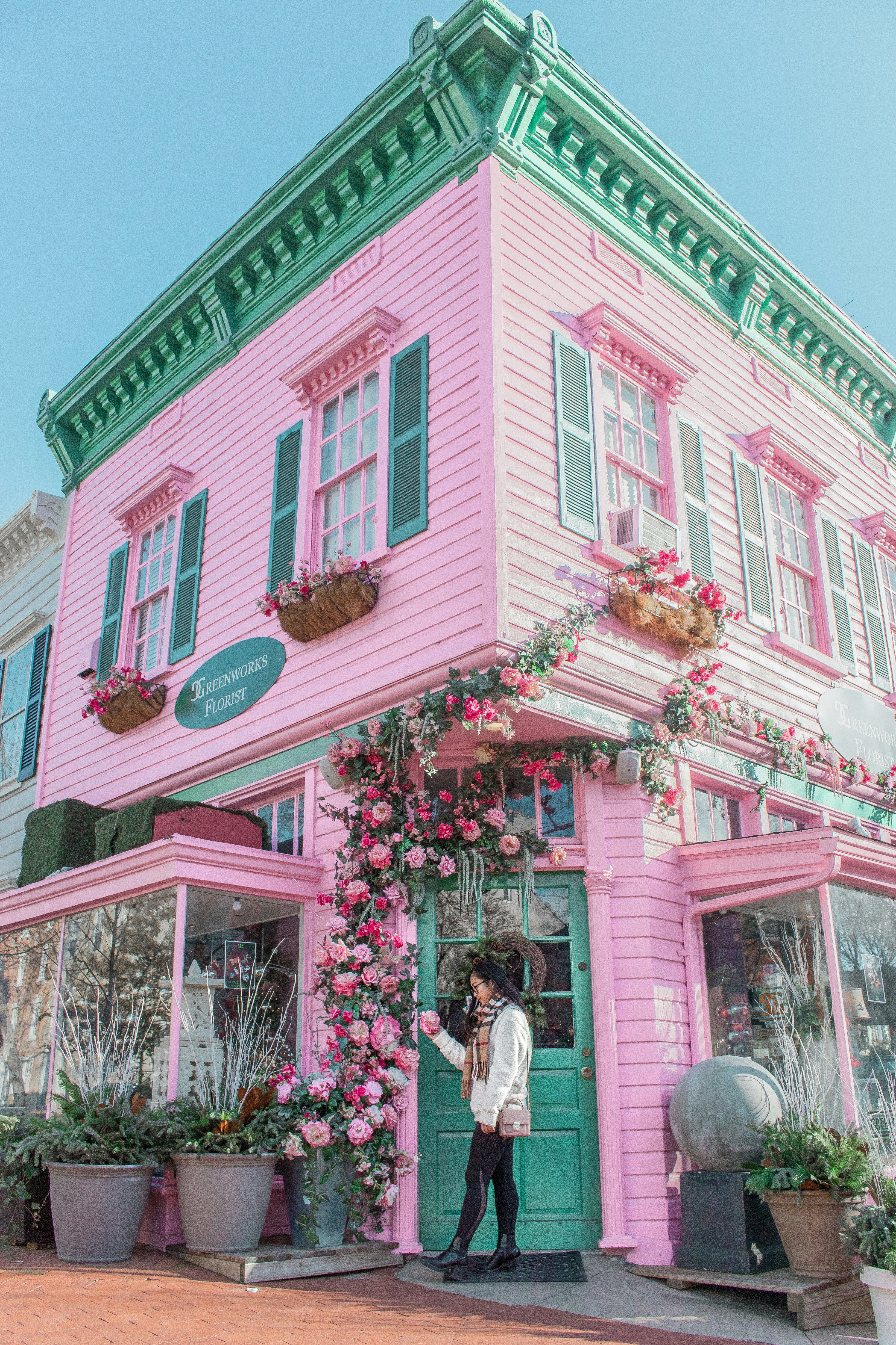 ピンクと白のコンクリートの建物の写真 Unsplashで見つけるアメリカ合衆国の無料写真