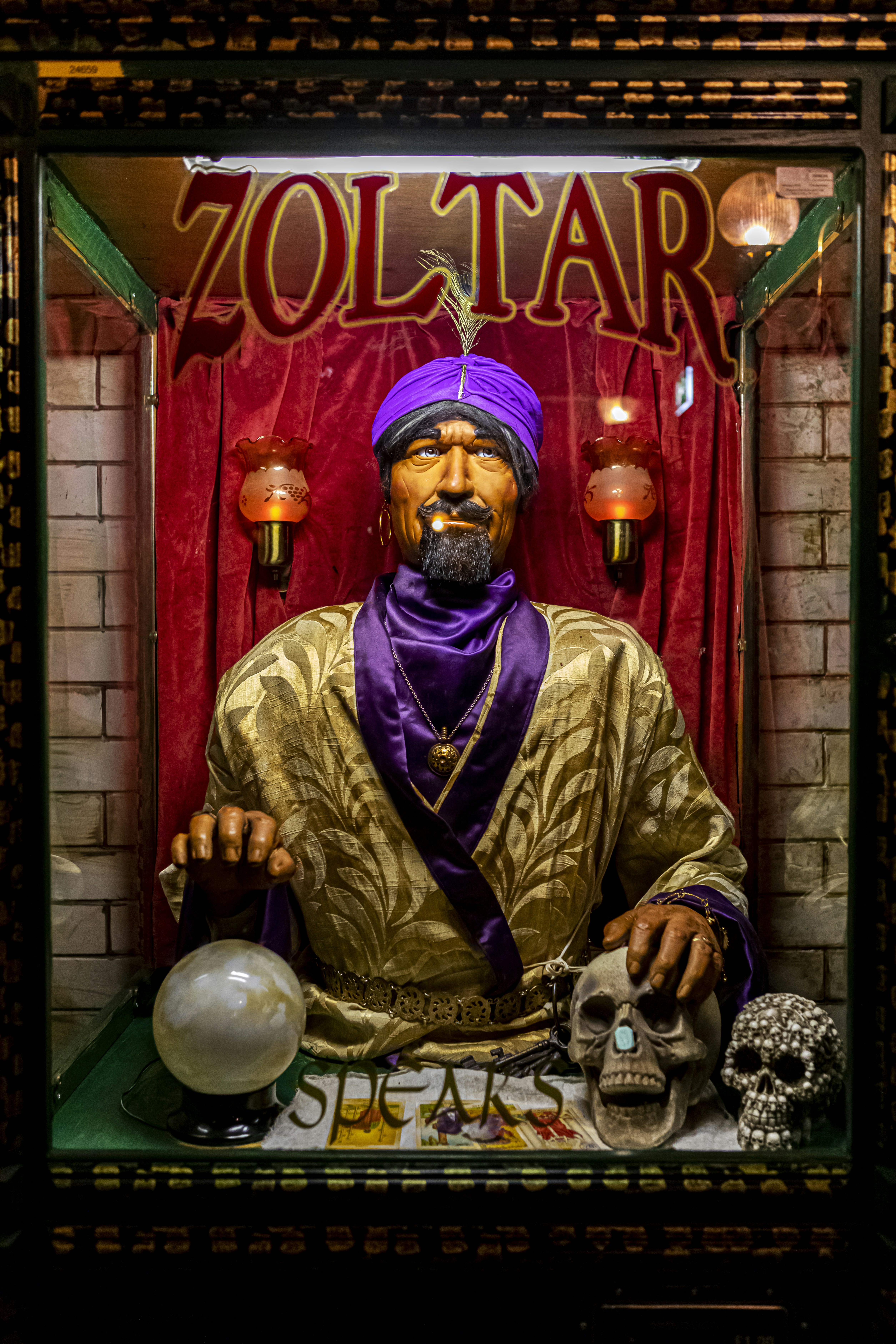 Zoltar Speaks - the soothsayer booth at the London Dungeon's exit cafe. Fate, future, tarot, mysticism in London, England, UK. January 2020.