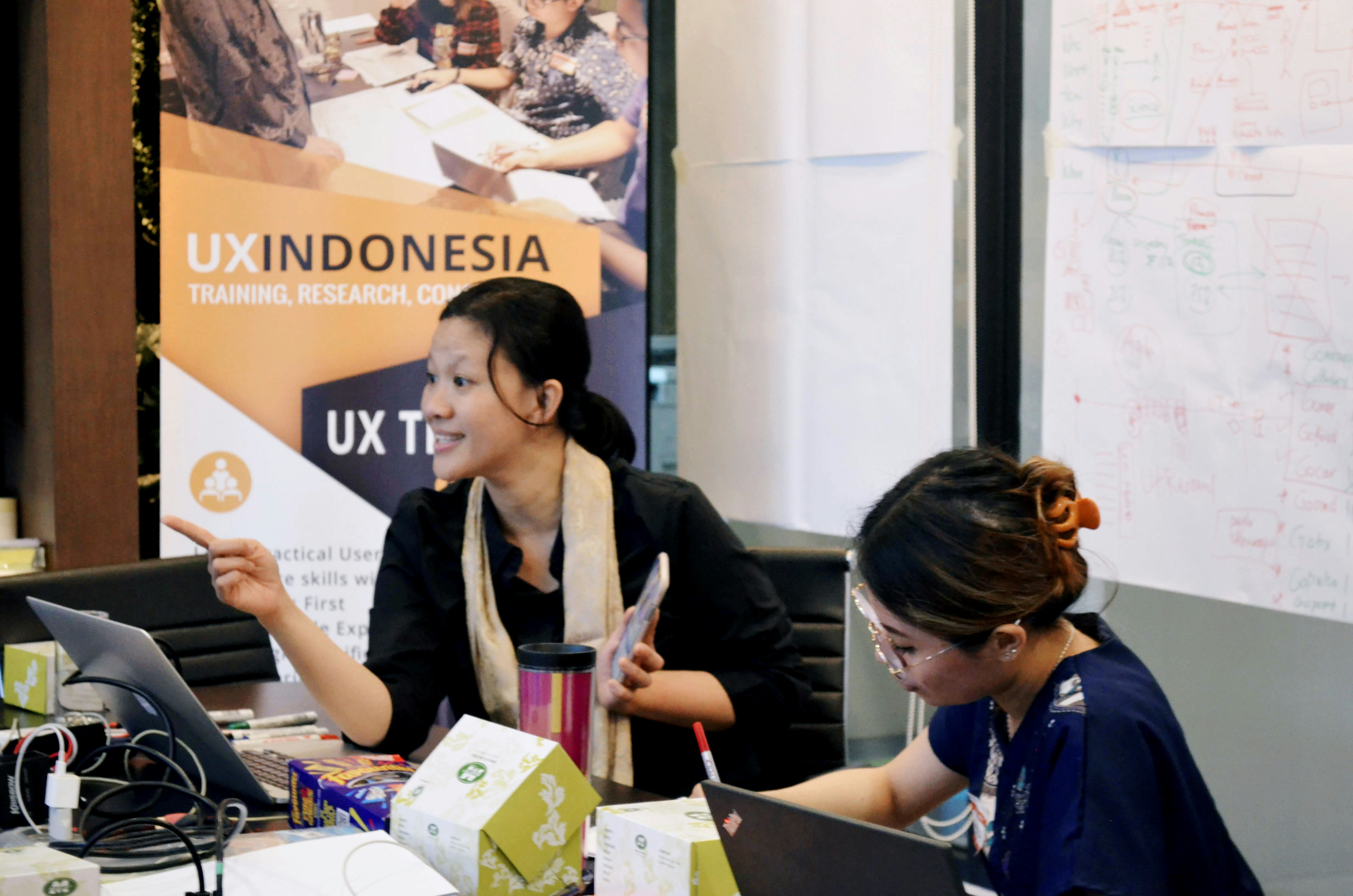 Pelatihan setelah jam kerja adalah solusi untuk para profesional yang tidak bisa meninggalkan kerja tapi tetap ingin meningkatkan pengetahuan. Hadir setelah jam kerja, pelatihan ini memiliki manfaat dari segi waktu. Belum lagi para mentor yang merupakan praktisi senior dari berbagai organisasi.