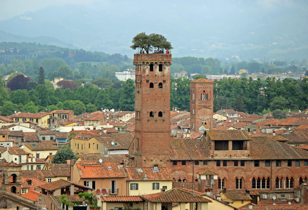 Mercatini vintage a Lucca: comprare dentro le mura