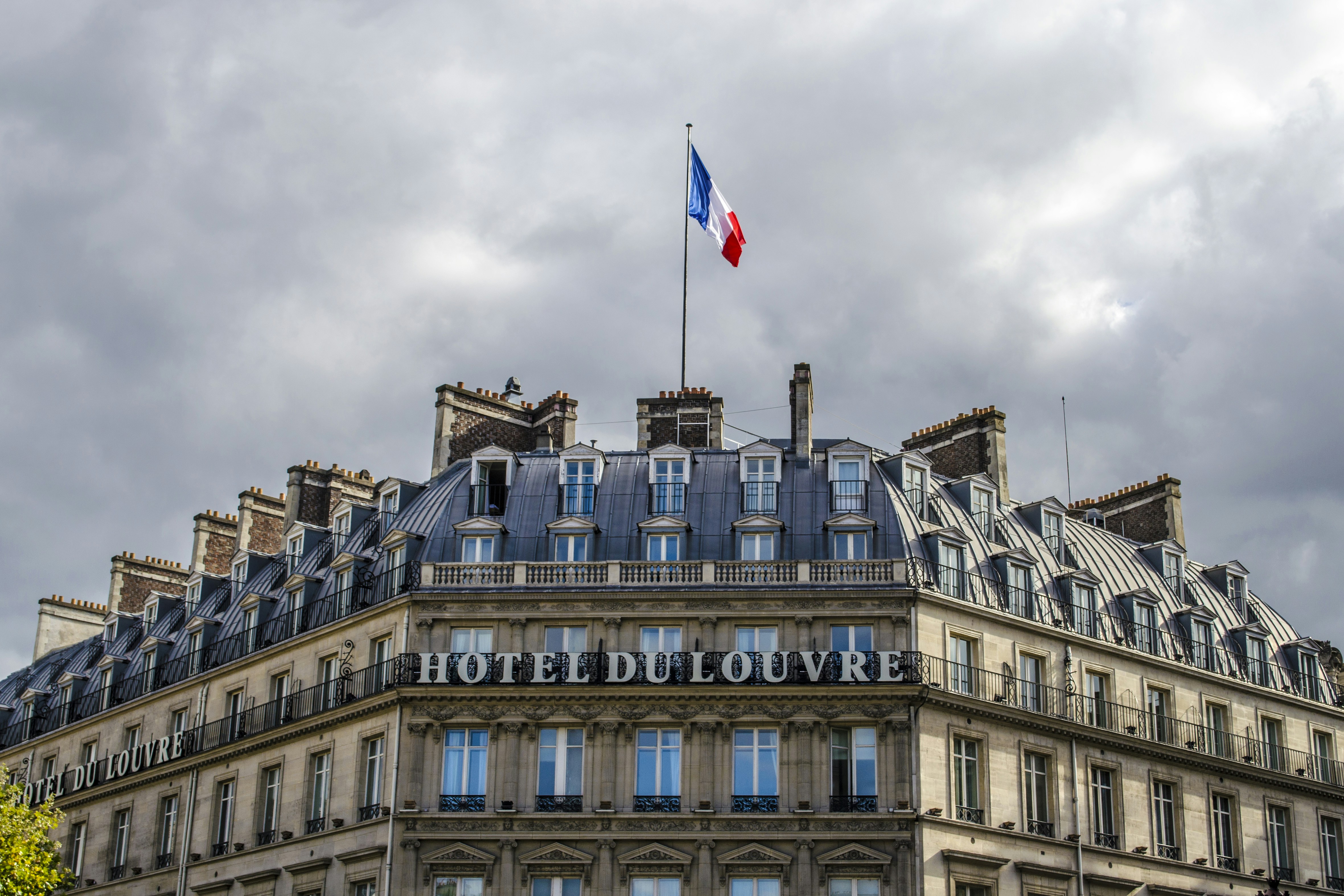 10 Paris Luxury Hotel Suites Near Champs-Élysées Worth Booking