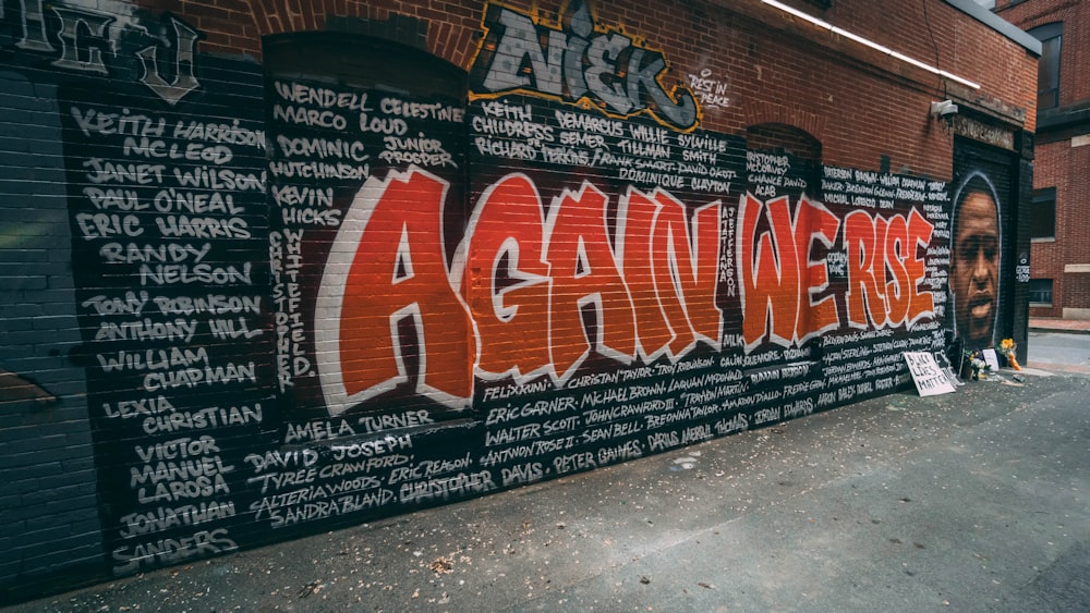 decorazione murale nera e rossa