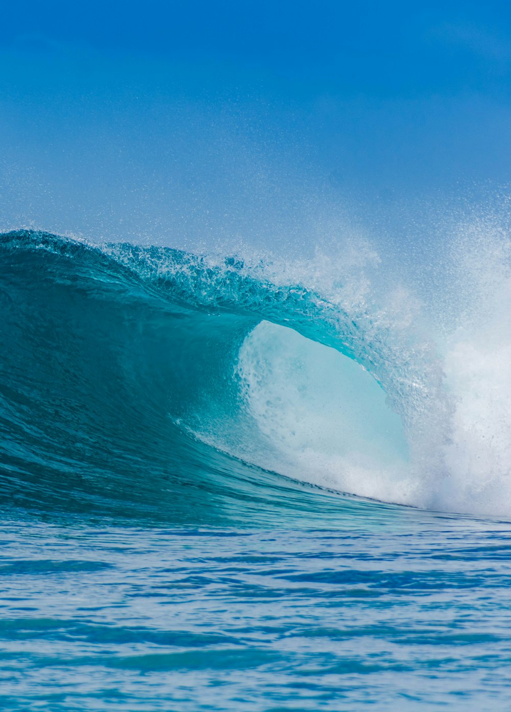 ocean waves during day time