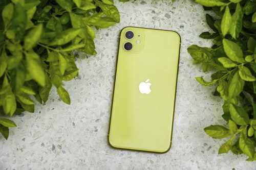 Apple iPhone 17 Pro Max 512GB on live auction
