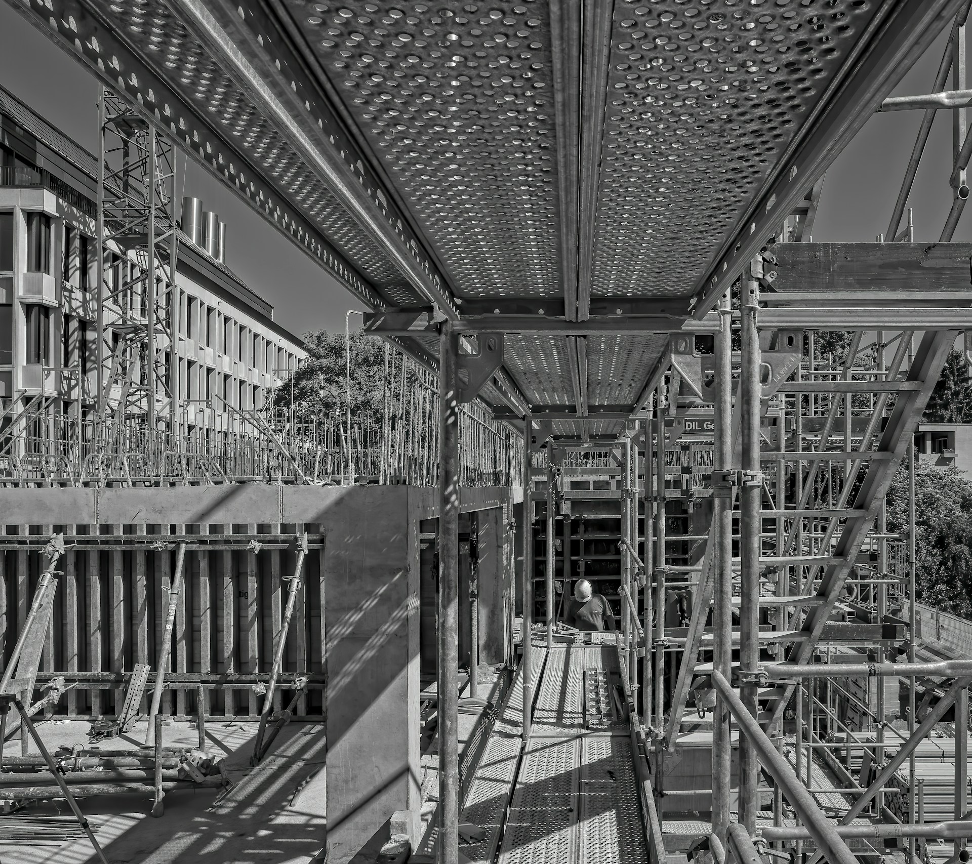 grayscale photo of metal frame