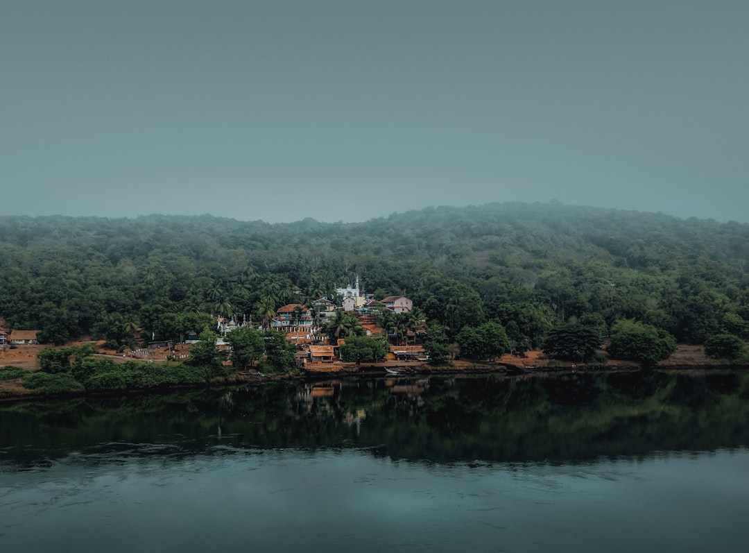travelers stories about Reservoir in Ratnagiri, India